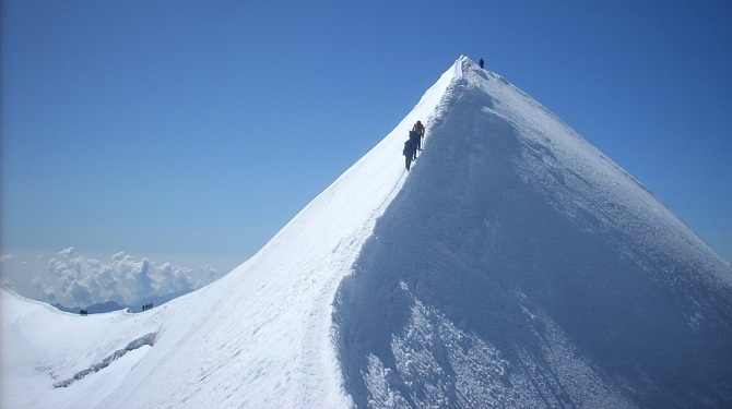 Following the snowy ridges over Monte Rosa